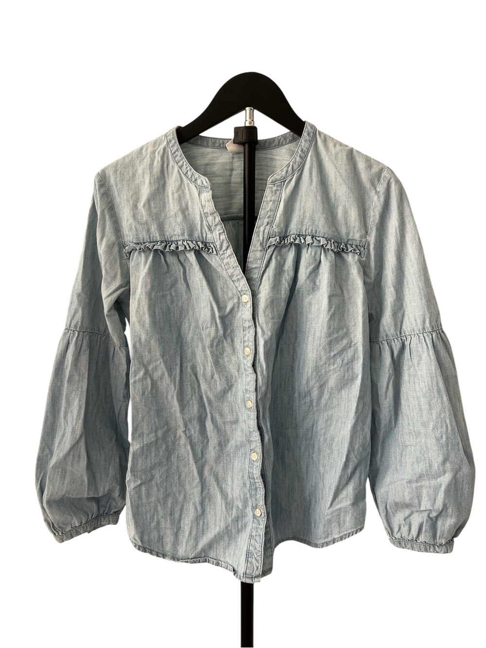Old Navy Light Blue chambray Ruffle-Trim Button Down V neck  Shirt M